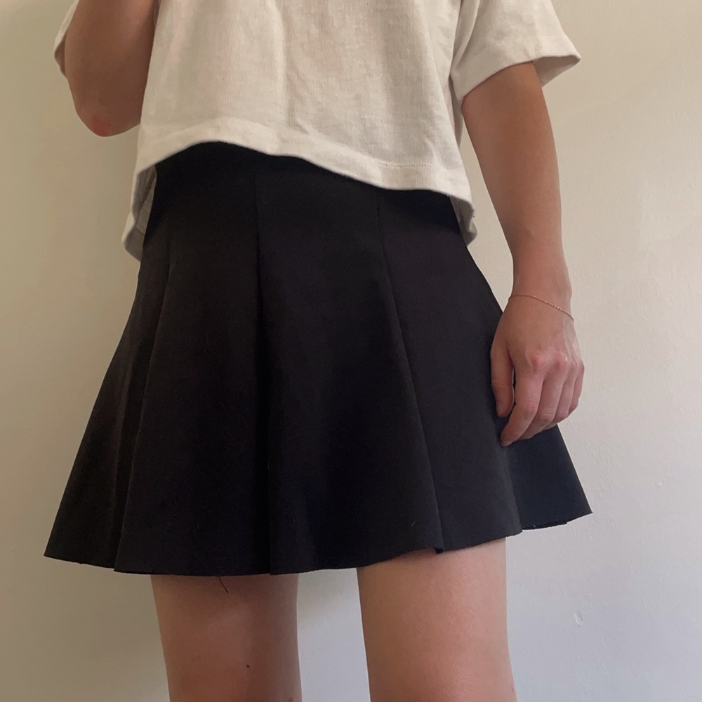 Pleated Flounce Mini Skirt